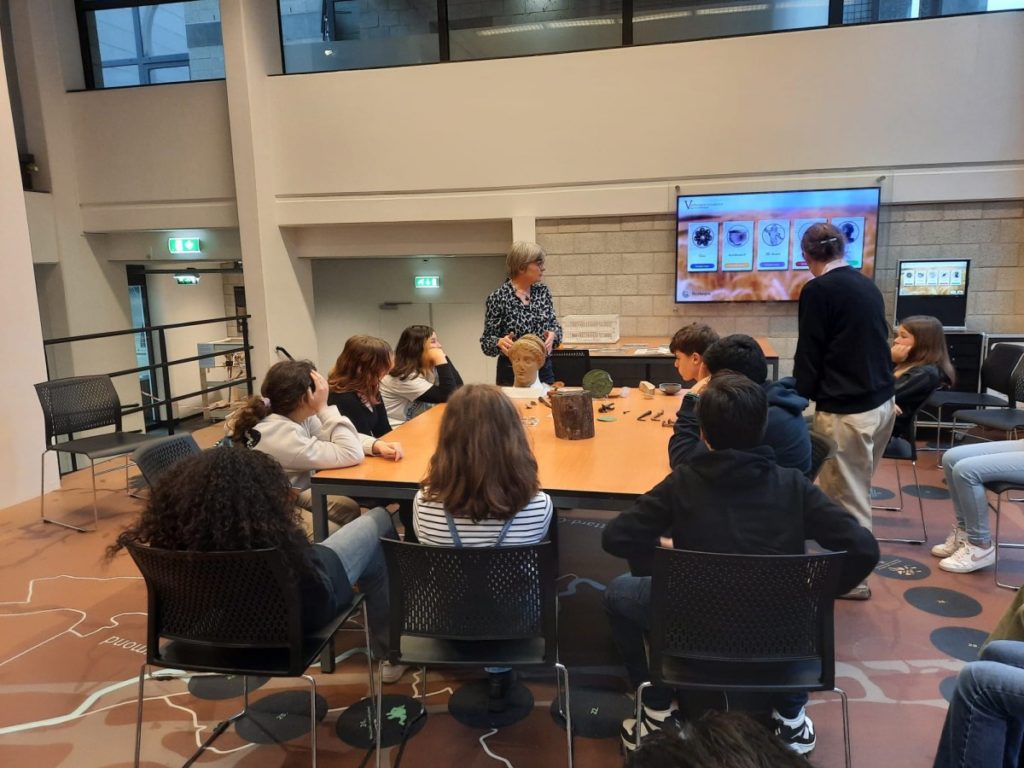 Objecten op tafel die je mag aanraken