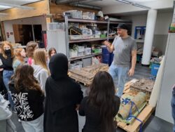 Op bezoek in het restauratie atelier in Heerlen